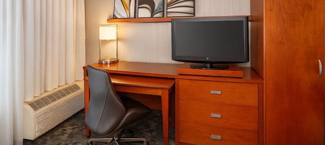 Comfort and Convenience! Free Onsite Parking, Pets Allowed, Free Pool in Newark