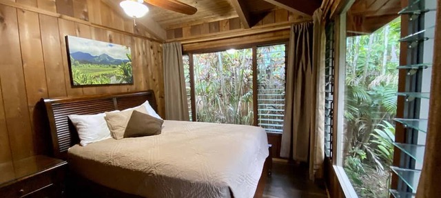 Traditional Hawaiian House - Walk to Tunnels Beach in Hanalei