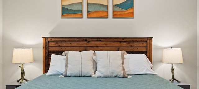 Minutes to the Blue Ridge Pkwy + firepit & wood in Spruce Pine