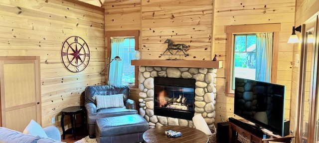 Riverfront Luxury Cabin #9 at The Log Cabin Inn in McKenzie Bridge