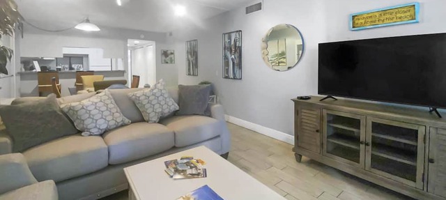Affordable Ground Floor Siesta Key Vacation Rental with Heated Pool Access in Sarasota