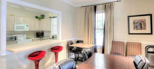Ocean Walk L-4: Upstairs 2 bed/2 bath condo in St. Simons Island