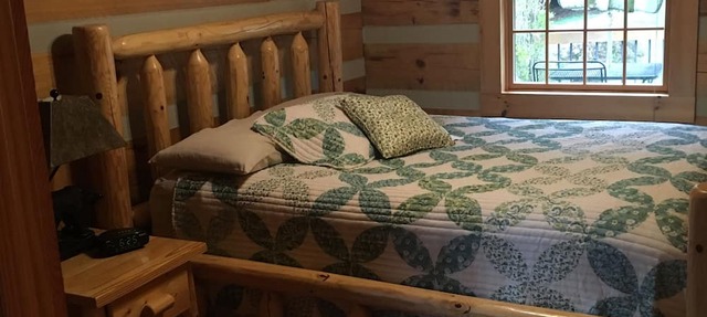 Your Mayberry Get-a-Way Cabin- Only 6 miles from Downtown Mount Airy in Mount Airy
