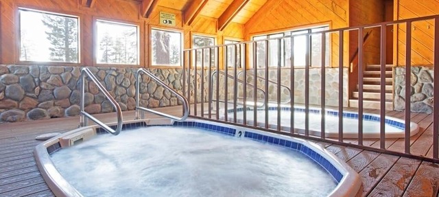 Steps to Canyon Lodge! Luxurious Fully Updated, 2 Bedroom 2 Bath Condo W/Garage in Mammoth Lakes