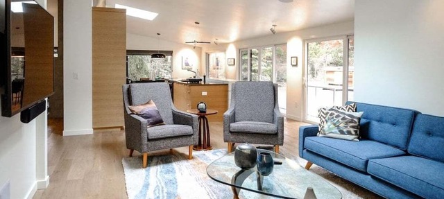 Bluebird Day - Stargazer: Spacious 4BR home in Bend with hot tub, perfect for family getaways! in Bend