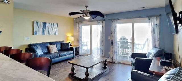 Wake Up to Water Views! Perfect for 10 ppl | C211 in Put-In-Bay