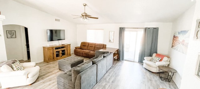 5 BDRM PRIVATE PARADISE WITH POOL & CASITA ON THE LAKE SIDE OF 95! in Lake Havasu City