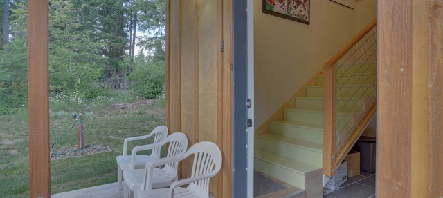 Cozy woodland cabin in a peaceful location with forested views in White Salmon
