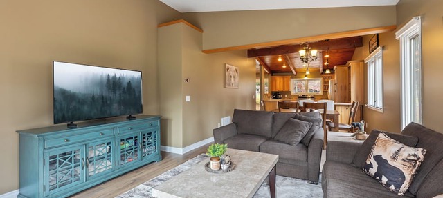 NEW! All Season Hot Tub, Fire Pit, Golf Course, Breezy Point in Pequot Lakes