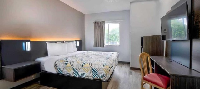 1 King Bed|Mobil Access,Nsmk in Benbrook