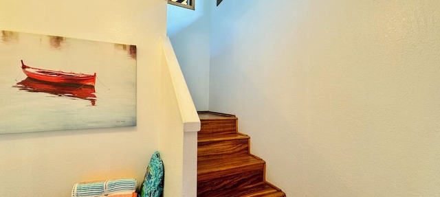North Shore Retreat Haena. Walk to beach, restaurant, bar, cafe. Dog Friendly! in Hanalei