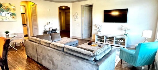 Buckhead Oasis - Spacious 2bd, 2ba with Private Balcony in Atlanta