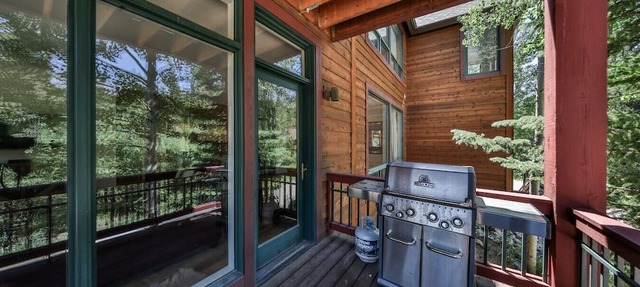 Luxe Home | Minutes To Skiing | Hot Tub in Winter Park