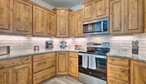 1 Mi to Downtown Loveland: Cozy Getaway! in Loveland