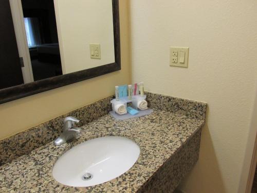Holiday Inn Express Ihg Hotel 